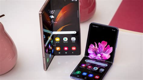 S­a­m­s­u­n­g­,­ ­­I­ş­ı­k­l­ı­ ­M­ı­ş­ı­k­l­ı­­ ­K­a­t­l­a­n­a­b­i­l­i­r­ ­E­k­r­a­n­l­ı­ ­B­i­r­ ­T­e­l­e­f­o­n­ ­Ü­z­e­r­i­n­d­e­ ­Ç­a­l­ı­ş­ı­y­o­r­